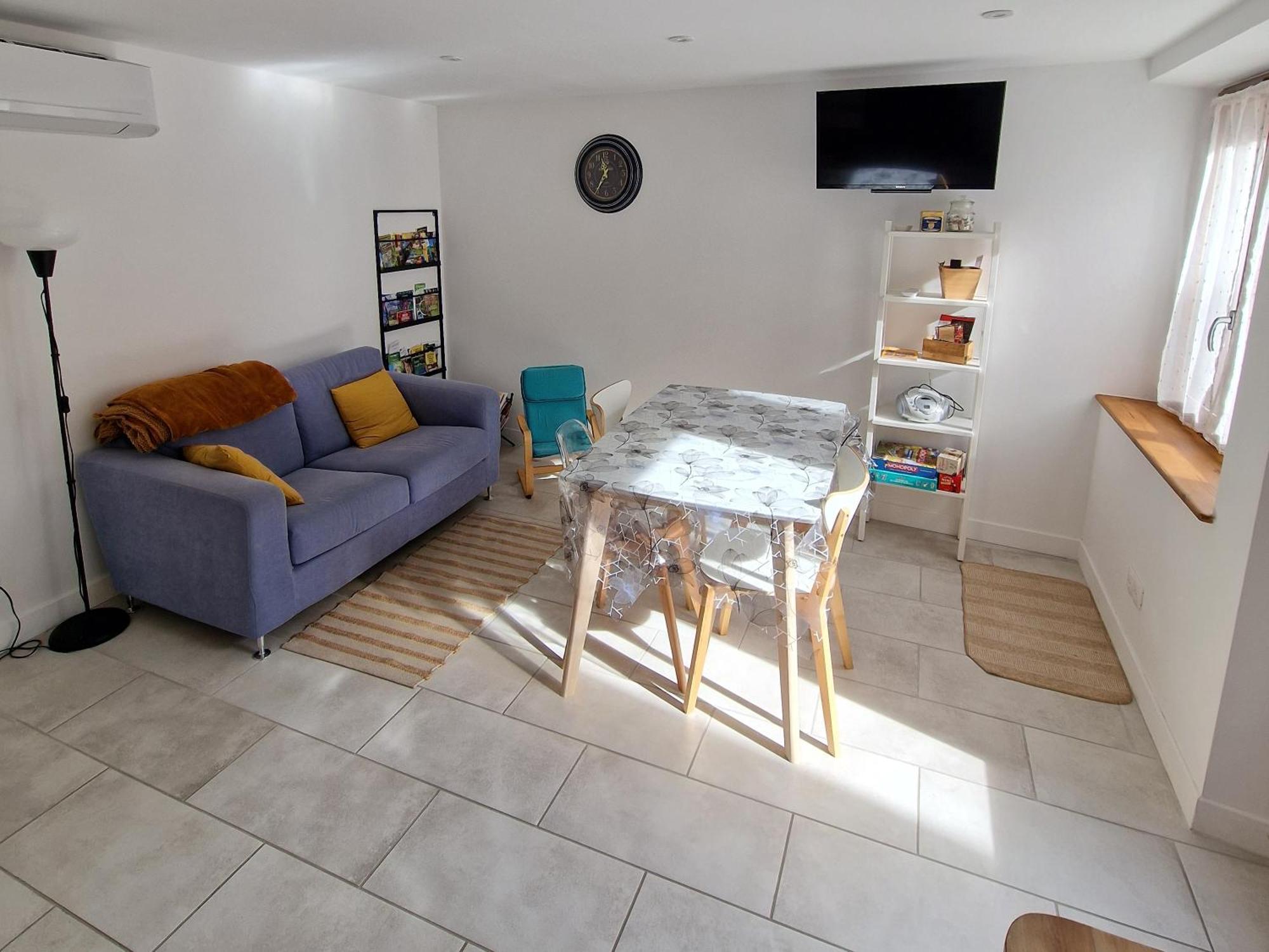 Holiday home Chez Bisset_2chambres 4personnes *