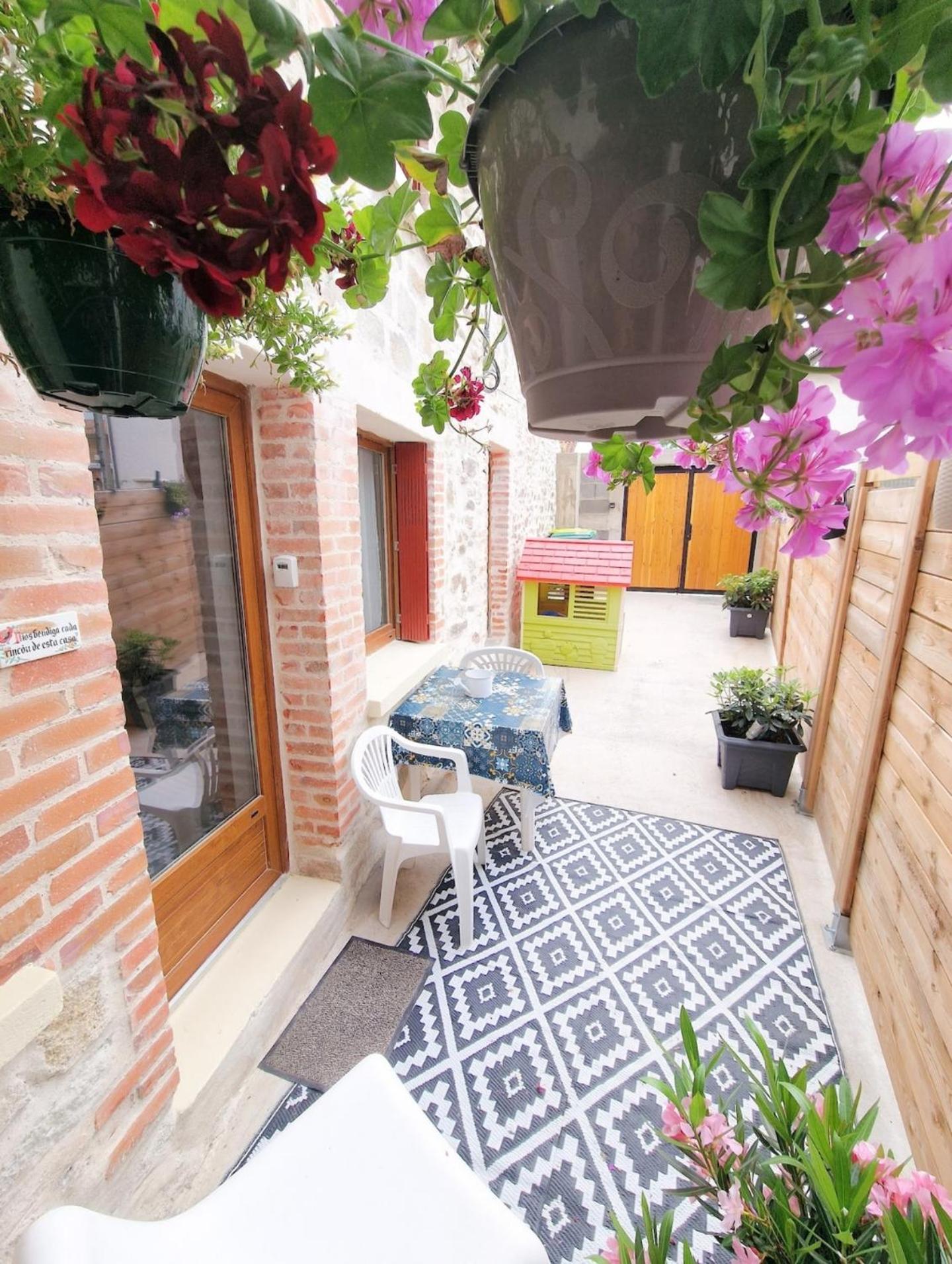 Chez Bisset_2chambres 4personnes Holiday home Lezoux